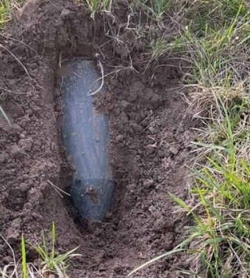 У Бориспільському районі Київщини виявили бойову частину збитого ворожого безпілотника, - Нацполіція. ФОТО