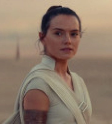 Lucasfilm анонсировал три новых фильма из серии "Звездные войны". Дейзи Ридли вернется в роли Рей