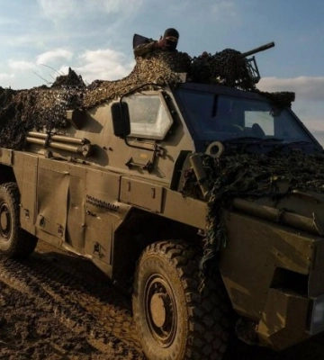 Залужний показав, як на Бахмутському напрямку працюють австралійські БТРи Bushmaster. Фото
