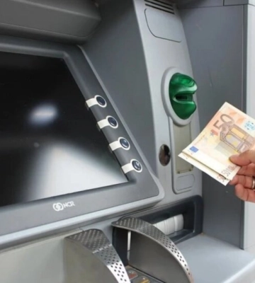 Банкомати в Польщі: яку суму готівкою можна зняти