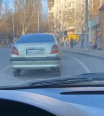 В Одесі 17-річний нетверезий хлопець на чужій автівці скоїв ДТП та втік, - ВІДЕО