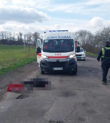 На Львівщині престижний позашляховик на смерть збив літнього велосипедиста