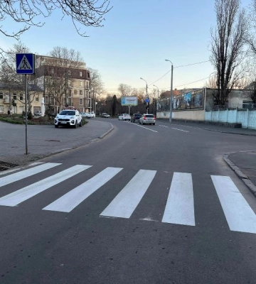 В Одесі на пішохідних переходах оновили розмітку