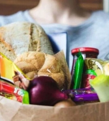 У Києві більше не видаватимуть продуктові набори переселенцям