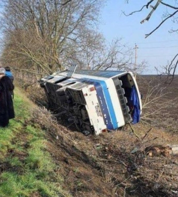 У Молдові перекинувся автобус, який їхав до Києва, є госпіталізовані