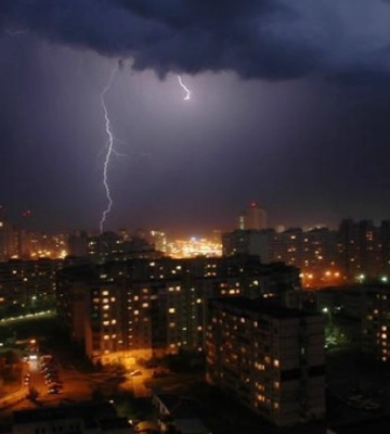 У Києві очікується гроза, яка ймовірно триватиме до кінця доби