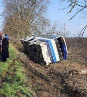 У Молдові перекинувся автобус, що їхав до Києва: є постраждалі