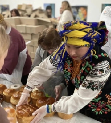 З 1000 пасок у Львові створили найбільший в Україні тризуб