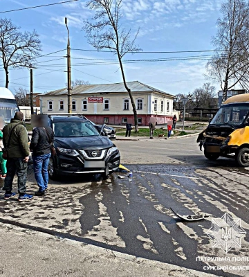 Потрійне ДТП в Сумах з потерпілими: подробиці від патрульних