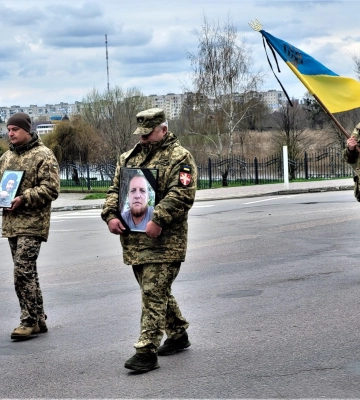 У Ковелі попрощалися з воїнами Євгенієм Косариком та Юрієм Бойчуком