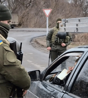 Перевірки автомобілів на блокпостах в Україні: що треба знати водіям