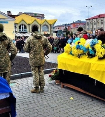 У Ковелі провели в останню путь Героїв – Євгенія Косарика та Юрія Бойчука 