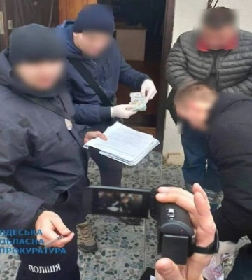 На Одещині чиновник налагодив схему одержання хабарів