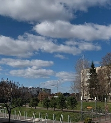 Вода – в електрощиті: у Луцьку вже декілька років протікає дах багатоповерхівки