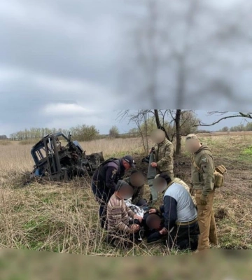 На Київщині на міні підірвався тракторист (, )