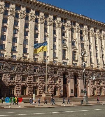 Під час повітряної тривоги до Києва не пускатимуть вантажівки