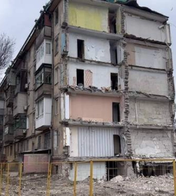 Окупанти зносять залізничний вокзал і прилеглі будинки в Маріуполі: яка мета цих дій