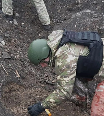 Поранена внаслідок удару по Запоріжжю жінка перебуває у тяжкому стані, - Нацполіція. ФОТОрепортаж