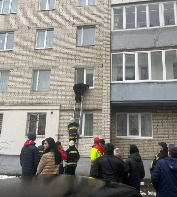 У Дрогобичі в квартирі дев&#039;ятиповерхівки зачинилася дворічна дитина