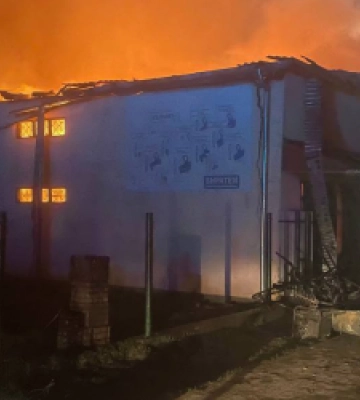 На Львівщині вночі згорів магазин будматеріалів, - ФОТО