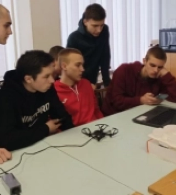 У ВНУ ремонтують пошкоджену військову техніку