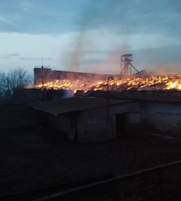 Росіяни керованими авіабомбами зруйнували елеватор на Херсонщині