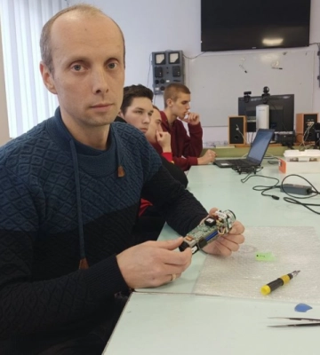 &quot;Робота – безперервна&quot;: у волинському виші ремонтують пошкоджені на війні безпілотники і тепловізори