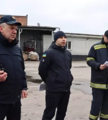 У Житомирі рятувальники відпрацювали практичні навички з ліквідації аварії на хімічно-небезпечному об’єкті