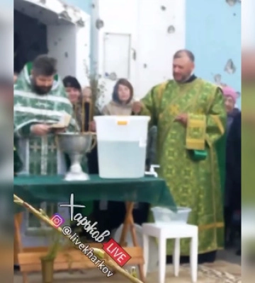 Бывший мэр Харькова Михаил Добкин провел службу в храме УПЦ МП, — соцсети (видео)
