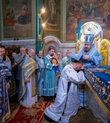 Новое занятие: экс-нардепа Добкина заметили на службе УПЦ МП, видео