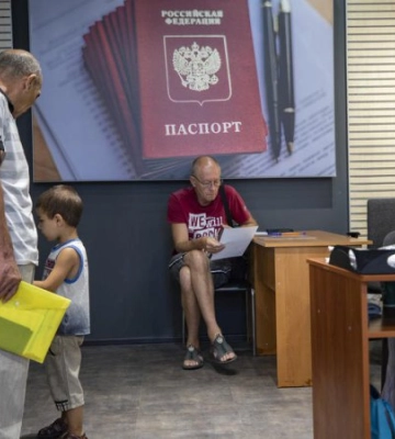 У Токмаку для отримання російського паспорта окупанти вимагають робити відбитки пальців