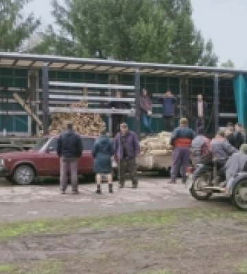Жителі Рівненщини зібрали дрова для постраждалих регіонів Херсонщини