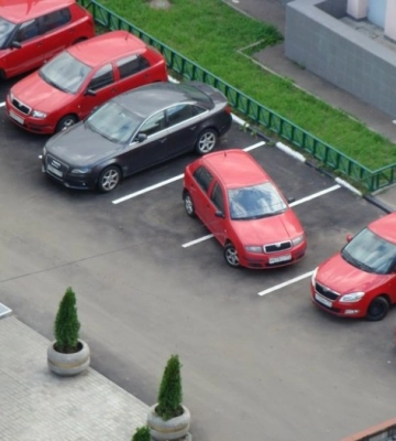 Українцям пропонують робити фото неправильно припаркованих авто
