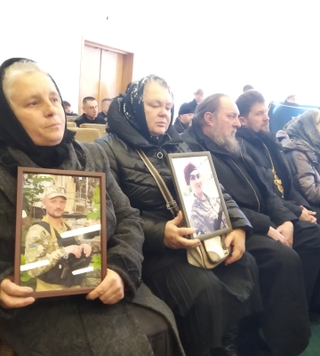 Віряни пікетують депутатів, які хочуть заборонити УПЦ (МП) на Рівненщині