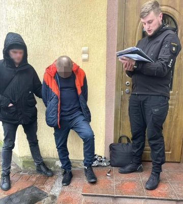 У Здолбунові поліцейські затримали наркозбувача