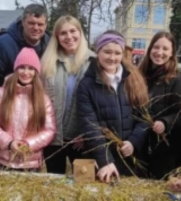 «Вербу купляю – перемогу наближаю»: відомо, скільки луцьким волонтерам вдалося зібрати коштів для 100 бригади