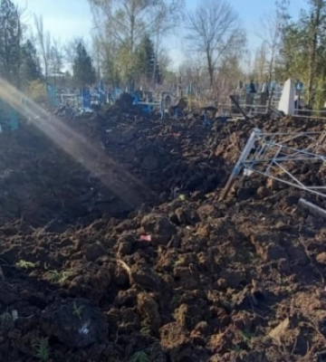 росіяни обстріляли кладовище у Краматорську, зруйновані та пошкоджені 40 могил