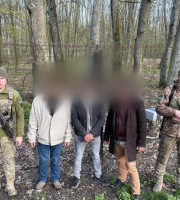 На Закарпатті прикордонники затримали сім українців на кордоні зі Словаччиною