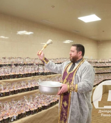Подвійна вигода: в «АТБ» у Дніпрі відсьогодні продають освячені паски