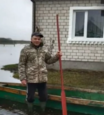 До сусідів на човні: Волинь пішла під воду і ситуація погіршуватиметься