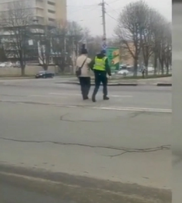 Рух ускладнений: у Луцьку ремонтують дорогу на Привокзальній 