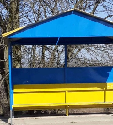 В Одеській області з’явилися яскраві зупинки та постаменти у патріотичному стилі