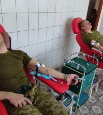Зібрали кров для побратимів: прикордонники показали приклад мукачівцям