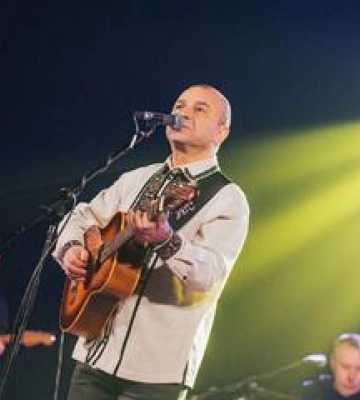Драйв,  запал і допомога ЗСУ: Віктор Павлік у вівторок виступить у Полтаві з особливим концертом