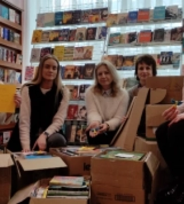 Рівненська бібліотека долучилася до збору книг для пошкоджених бібліотек Херсонщини. ФОТО