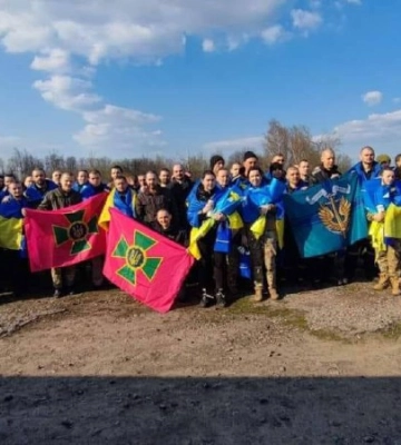 Із російського полону повернули ще 100 українських військовослужбовців