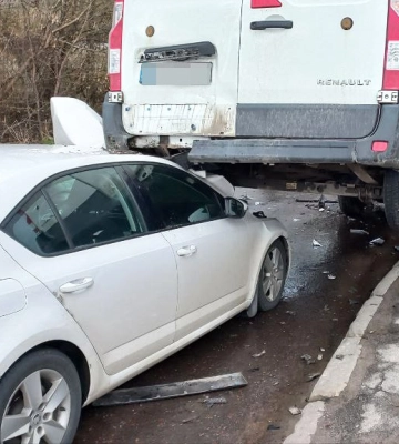 Поліція повідомила подробиці зіткнення у Рівному трьох авто