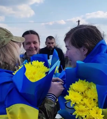 «Я пообіцяла йому вибратися»: військовослужбовиця вийшла заміж у Маріуполі, а за три дні стала вдовою