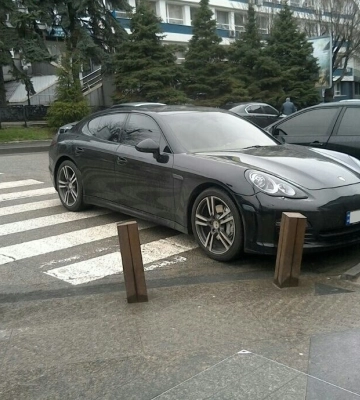 Топ-5 автохамів тижня: у Дніпрі евакуювали 161 автівку за порушення правил паркування