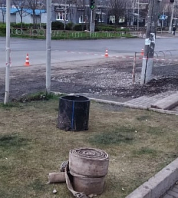 В Кривом Роге продолжается ликвидация последствий провала асфальта возле ТЦ «Терра»